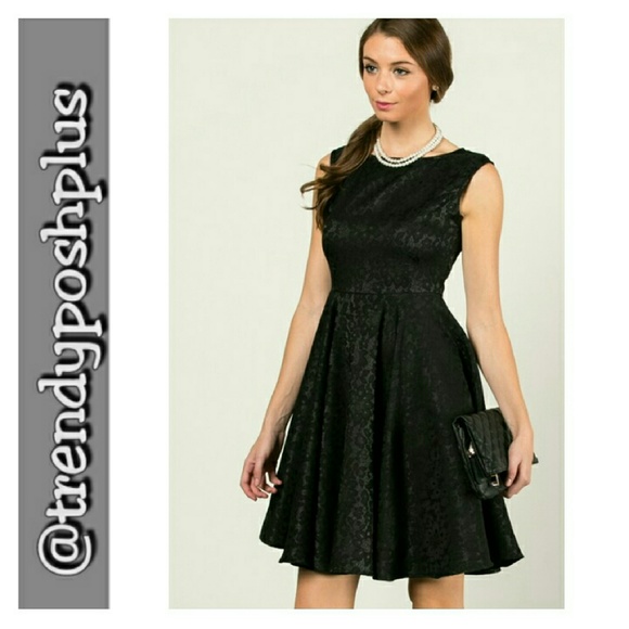 Princess Line w/Flair Skirt - Picture 2 of 4