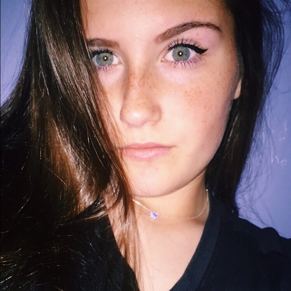 Meet your Posher, Mary - Picture 2 of 4