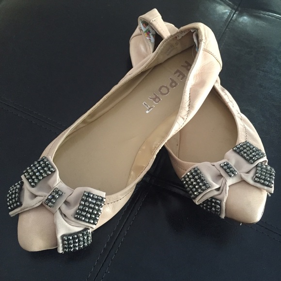 Report Flats with embellished bow