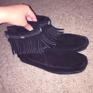 Minnetonka fringe black booties