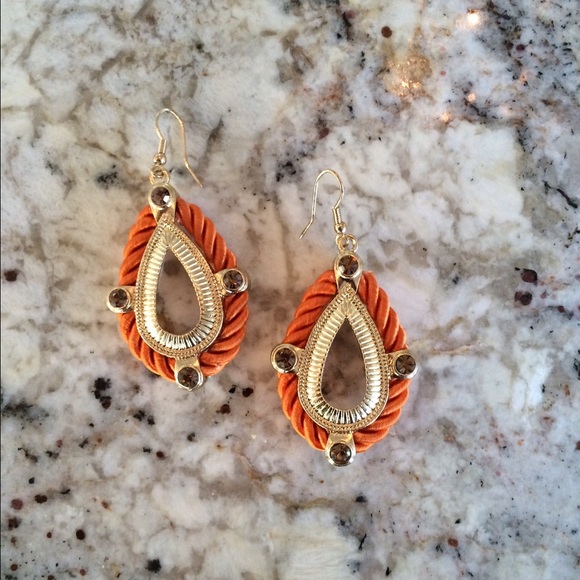 Trendy gold earrings