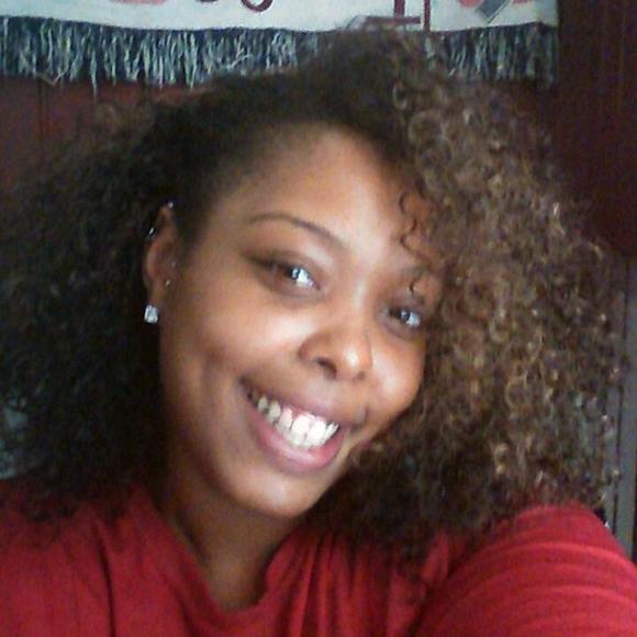 Meet your Posher, Kira - Picture 1 of 1