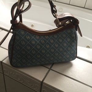 Dooney @ Bourke size 12 x 7 deep. Middle is 6 deep