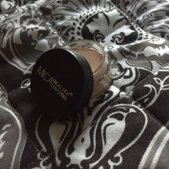 Mica beauty cosmetics eye primer/concealer 😊 - Picture 2 of 2