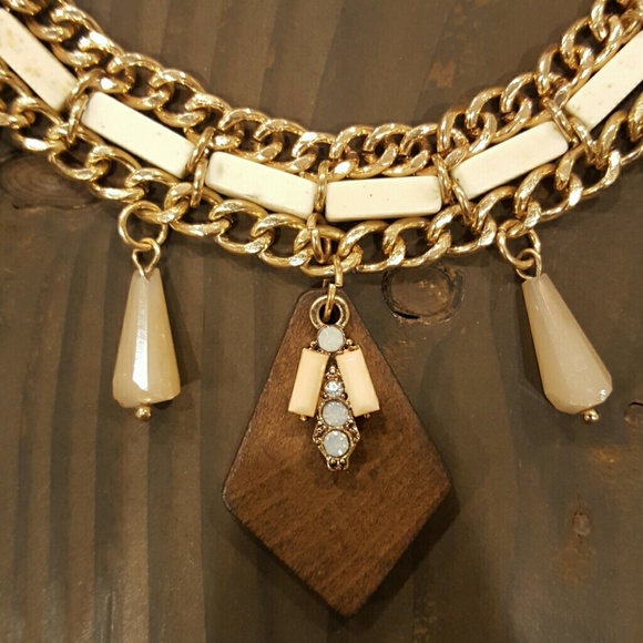 BKE Jewelry - Statement Necklace