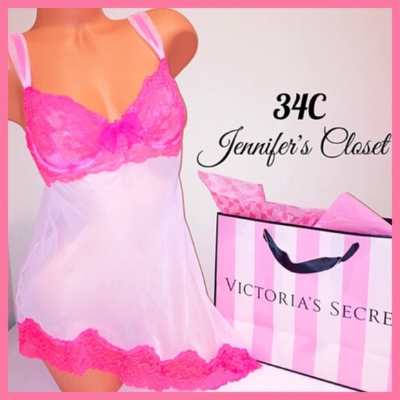 Victoria's Secret Other - ••Victoria Secret•• underwire slanted lace slip