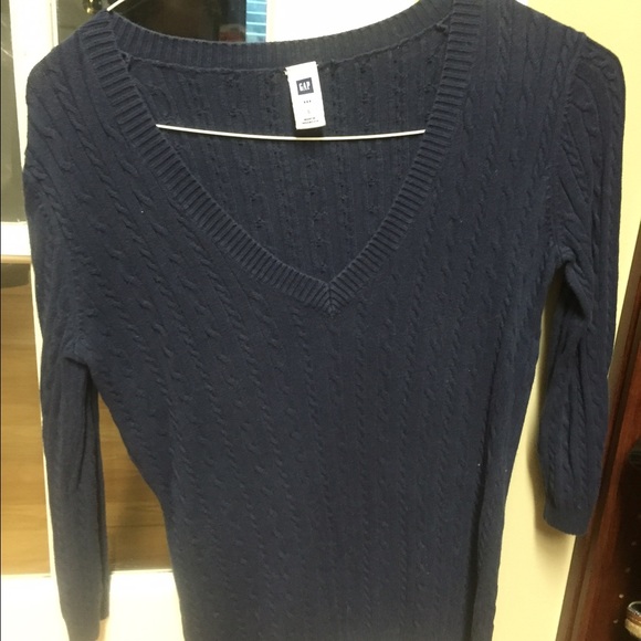 Gap navy sweater