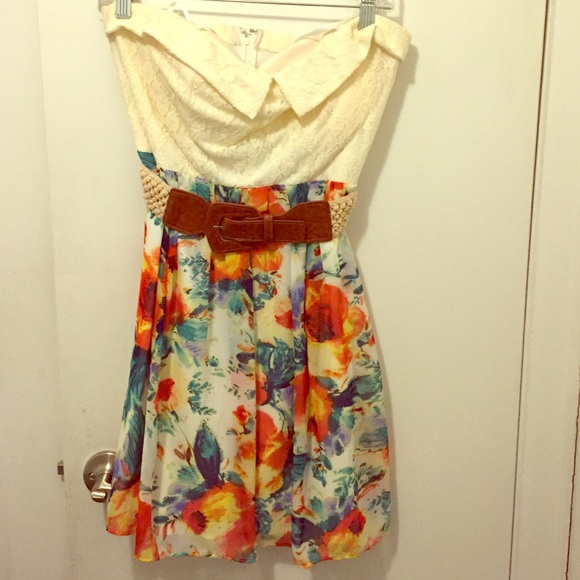 Strapless floral dress with cute accompanying belt