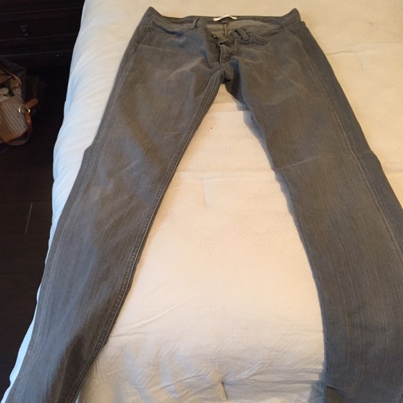 Gray jeans. Habitual.