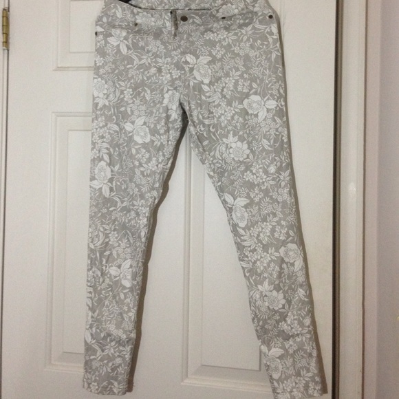 Hue Floral Shimmer Jegging M New Spandex