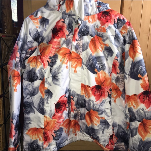 New north face snow jacket