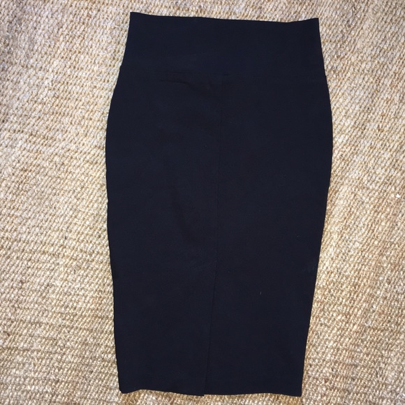 Pencil skirt with small slit