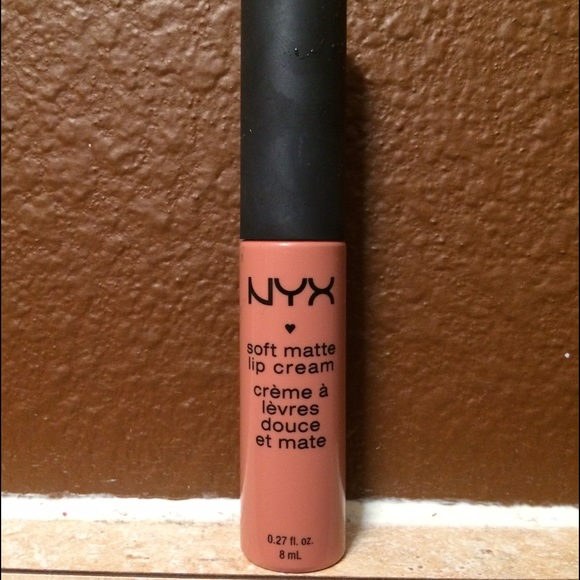 Soft matte lip cream
