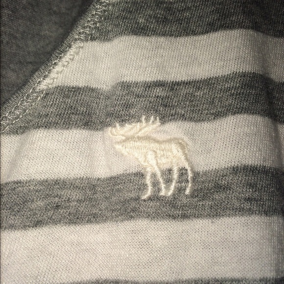 Abercrombie grey and white striped v-neck - Picture 2 of 3
