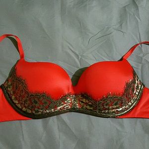 Bundle of 3 victoria's Secret Balconet bras.
