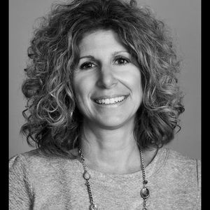 Meet your Posher, Debbie