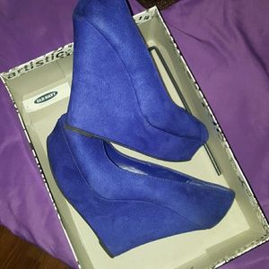 Royal blue wedges
