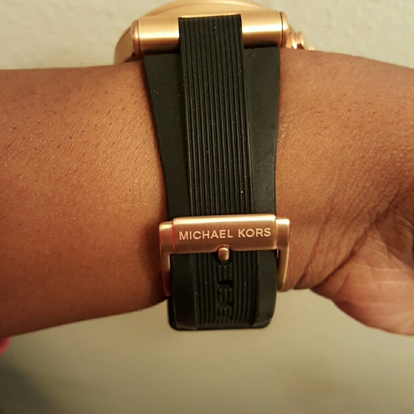 Michael Kors Dylan watch - Picture 2 of 4