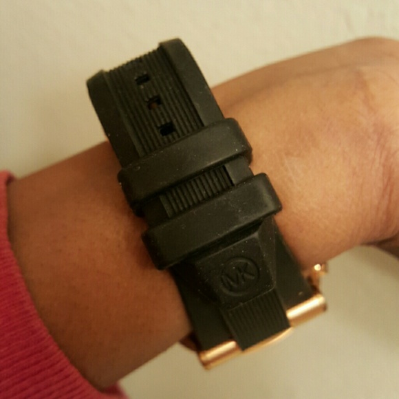 Michael Kors Dylan watch - Picture 3 of 4