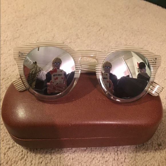 Illesteva Accessories - BNWT Illesteva Mirrored Sunglasses Illesteva Accessories - BNWT Illesteva Mirrored Sunglasses