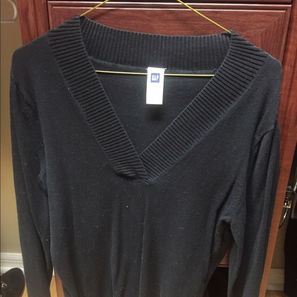 Black gap v Neck sweater
