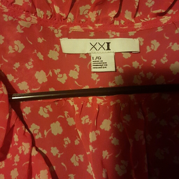 Red blouse - Picture 2 of 4