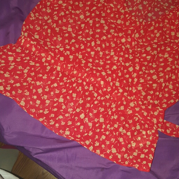Red blouse - Picture 3 of 4