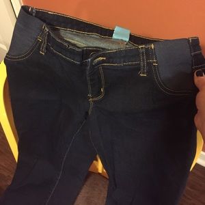 Old Navy maternity skinny jeans