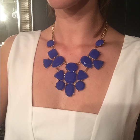 Blue statement necklace. - Picture 2 of 2