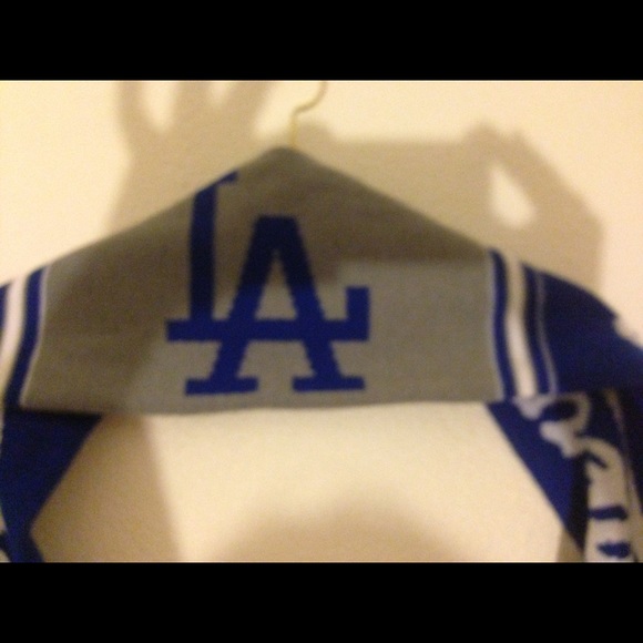 🚫SOLD🚫Dodgers scarve - Picture 2 of 2