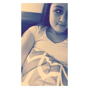 Meet your Posher, Olivia