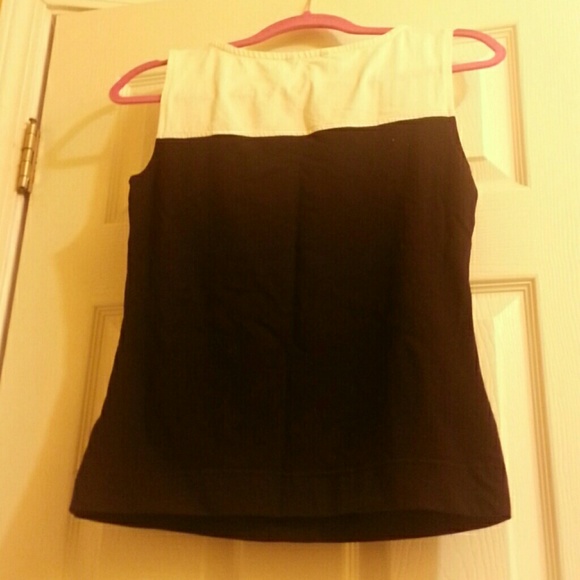 Sleeveless Black & white top - Picture 2 of 3
