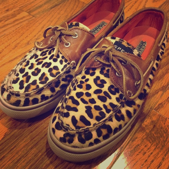 Cheetah print Sperry Topsider shoes!