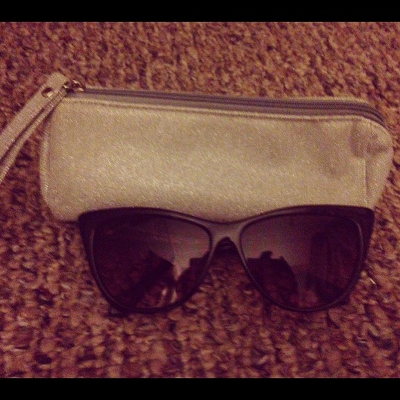 Michael Stars' sunglasses