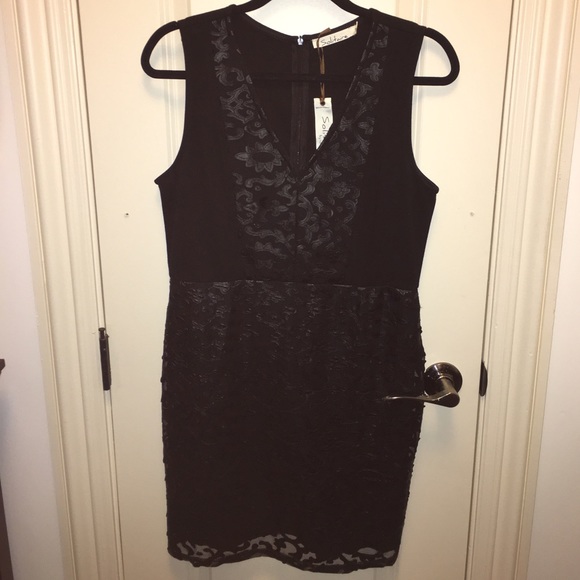 Solitaire Size Medium Black cocktail dress