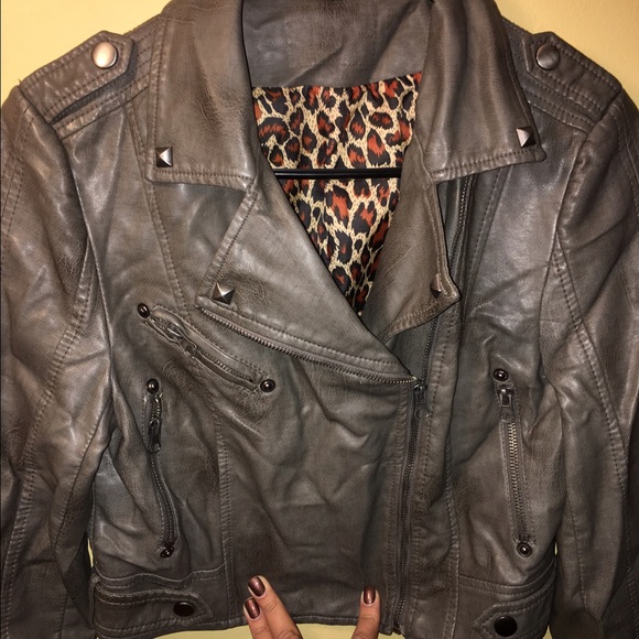 Akira grey crop jacket