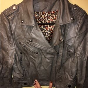 Akira grey crop jacket