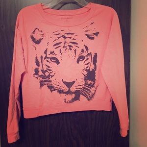 Tiger crop long sleeve.