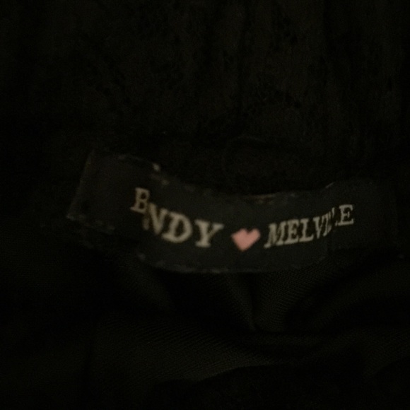 BRANDY MELVILLE BLACK SHORTS 💋 - Picture 2 of 3