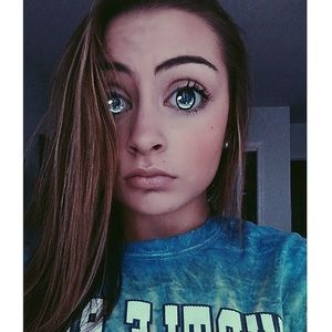 Meet your Posher, Corinne