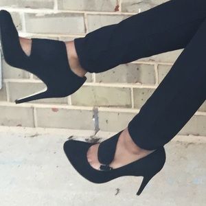 Stunning black suede heels