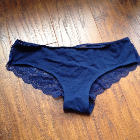 Victoria's Secret NWT navy low rise hipster panty