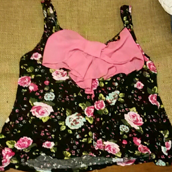 Super Cute Bow Tank!