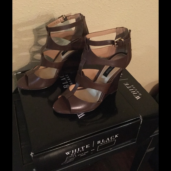 WHBM super cute brown wedges- size 9
