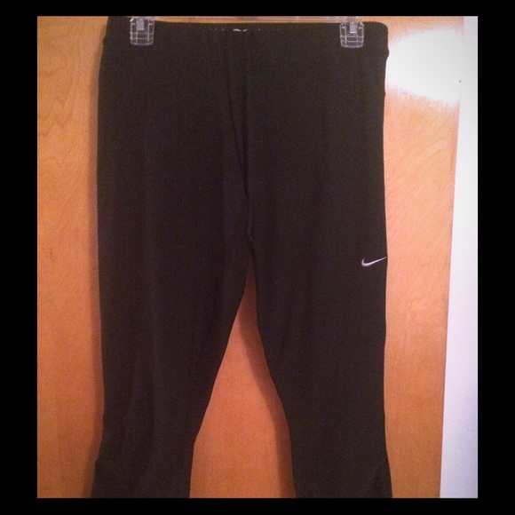 Nike workout capri pants