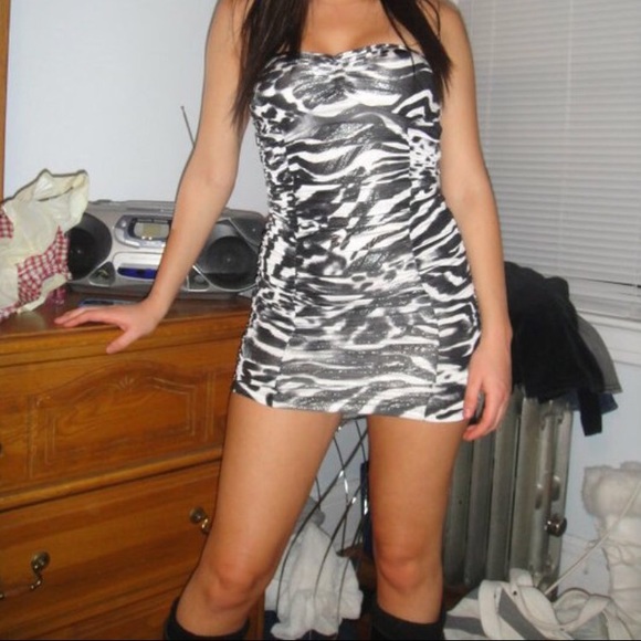 PRICE REDUCED 20% ‼️🎉 Strapless zebra dress