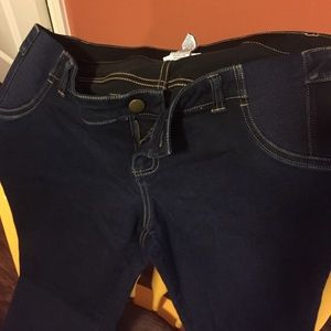 Maternity skinny jeans