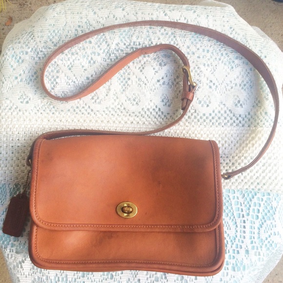 Vintage tan leather Coach crossbody bag