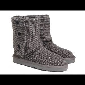 Grey knit UGG boots! Perfect condition!