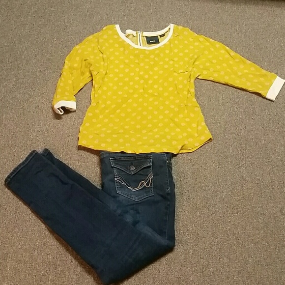 Adorable mustard top. Maeve brand